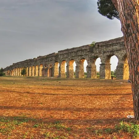 Two-Room Apt. Under The Aqueduct'S Arch In Pigneto Rome Exterior photo